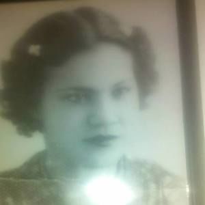 Meet your Posher, Emperatriz